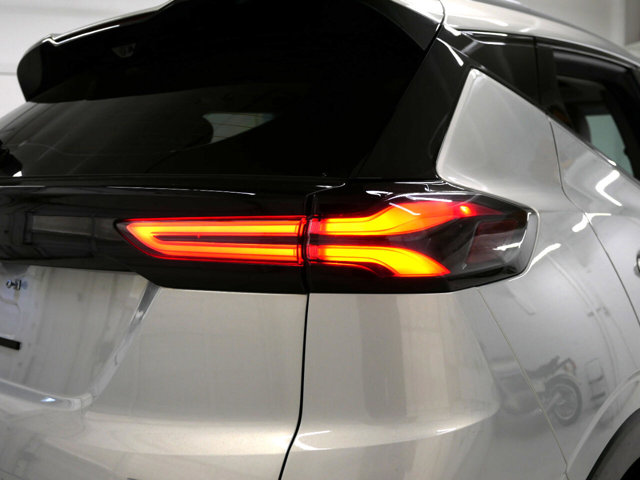 Vehicle image 31 of 41