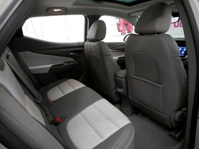 Vehicle image 33 of 41