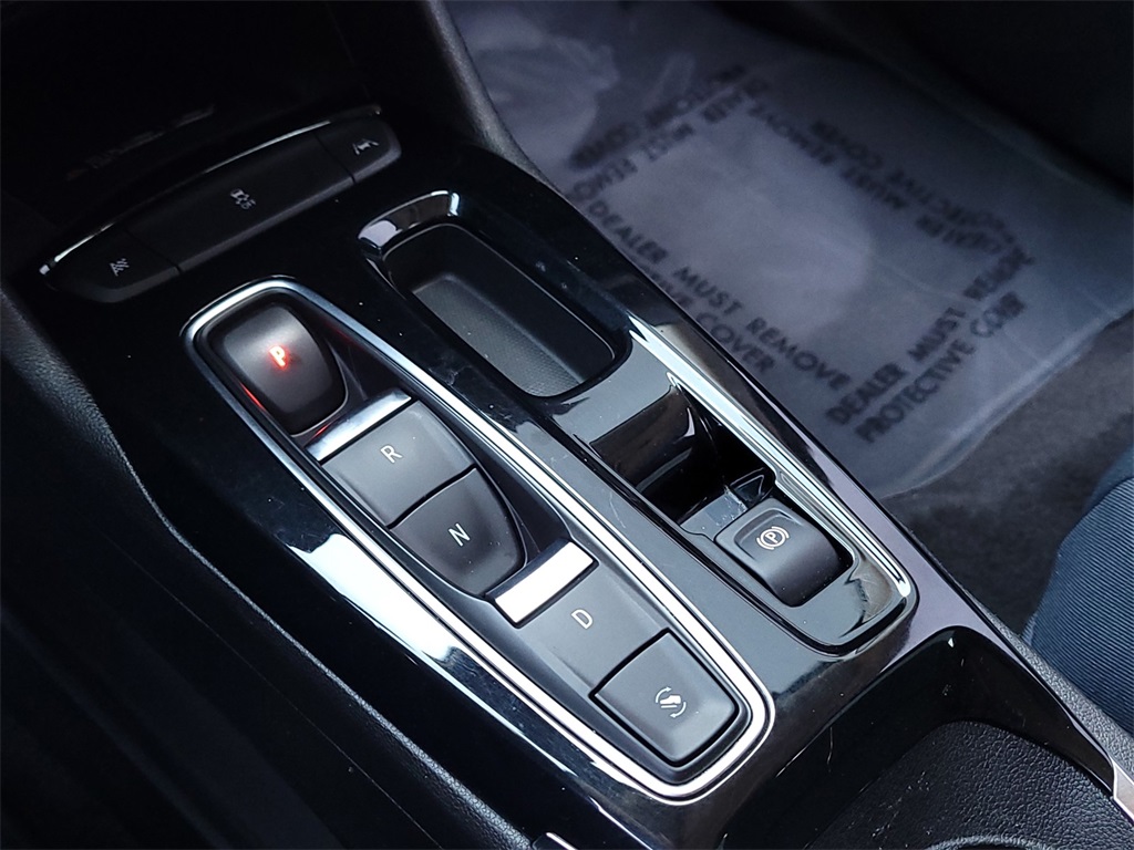 Vehicle image 25 of 34