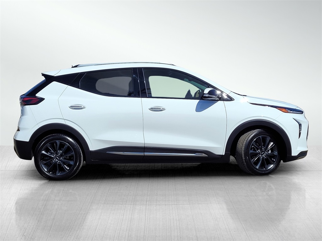 Vehicle image 4 of 34