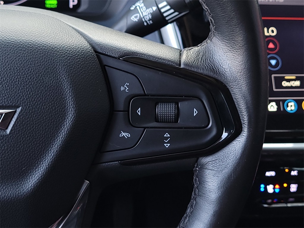 Vehicle image 27 of 34