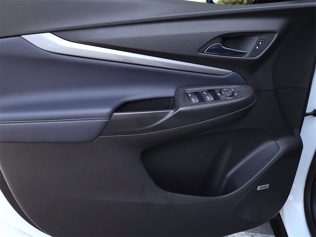 Vehicle image 16 of 34