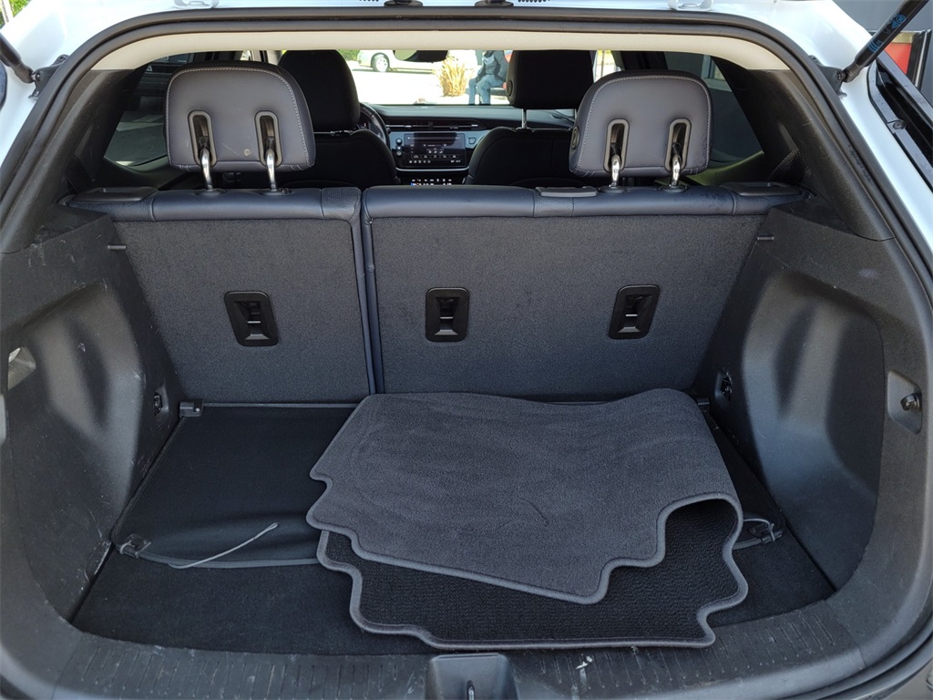 Vehicle image 33 of 34