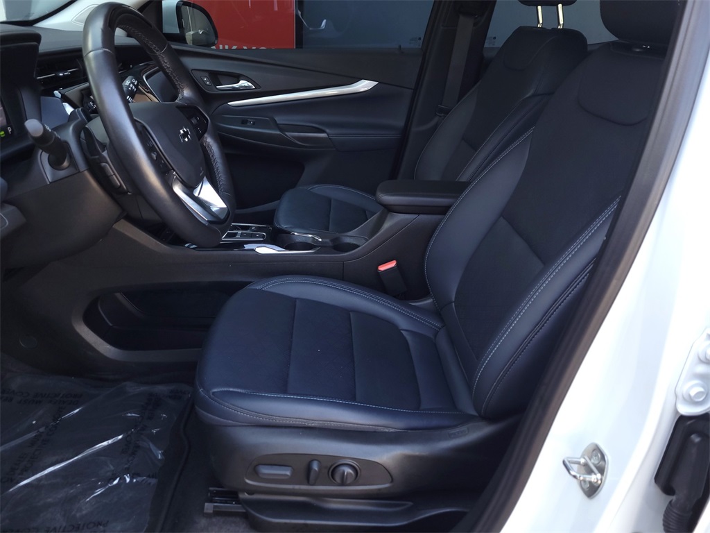 Vehicle image 23 of 34