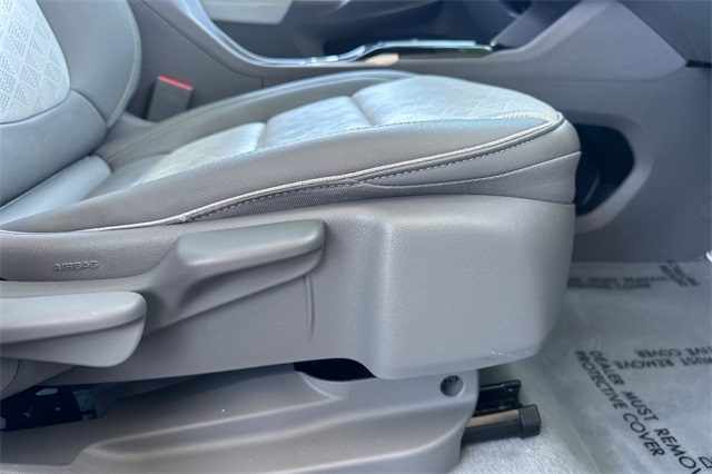 Vehicle image 41 of 48