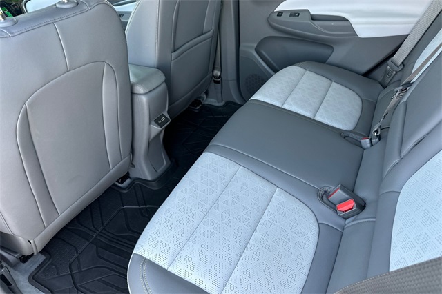 Vehicle image 13 of 48