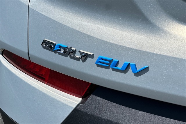 Vehicle image 32 of 48
