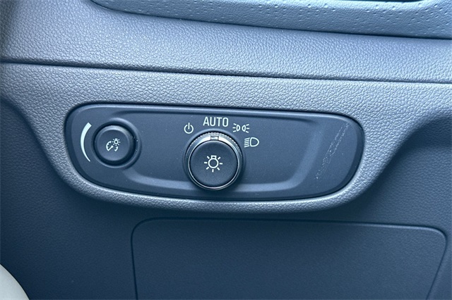 Vehicle image 36 of 48