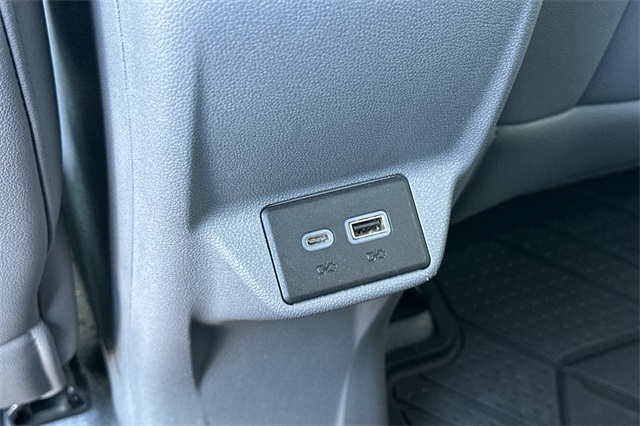 Vehicle image 30 of 48
