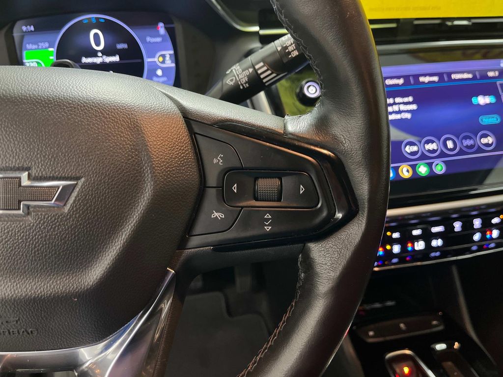 Vehicle image 19 of 32