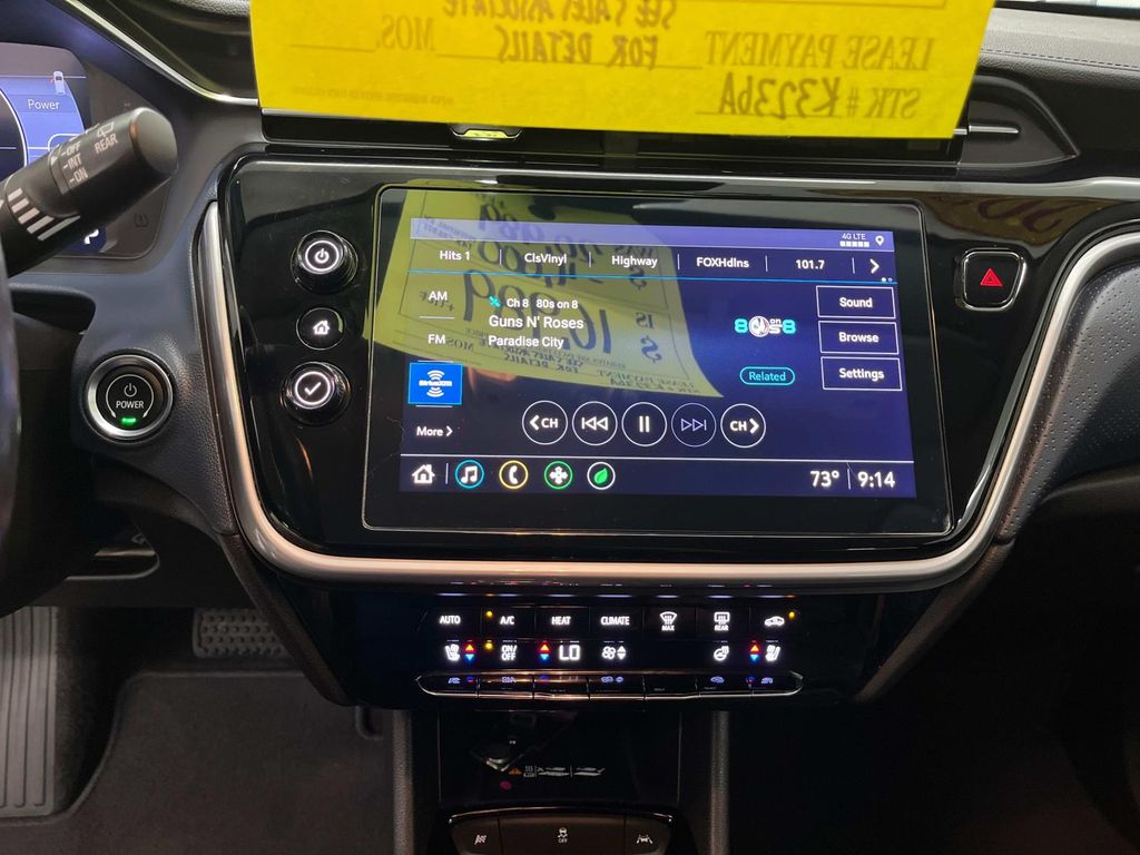Vehicle image 23 of 32