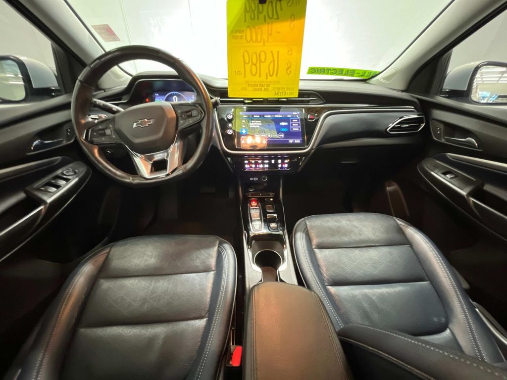 Vehicle image 14 of 32