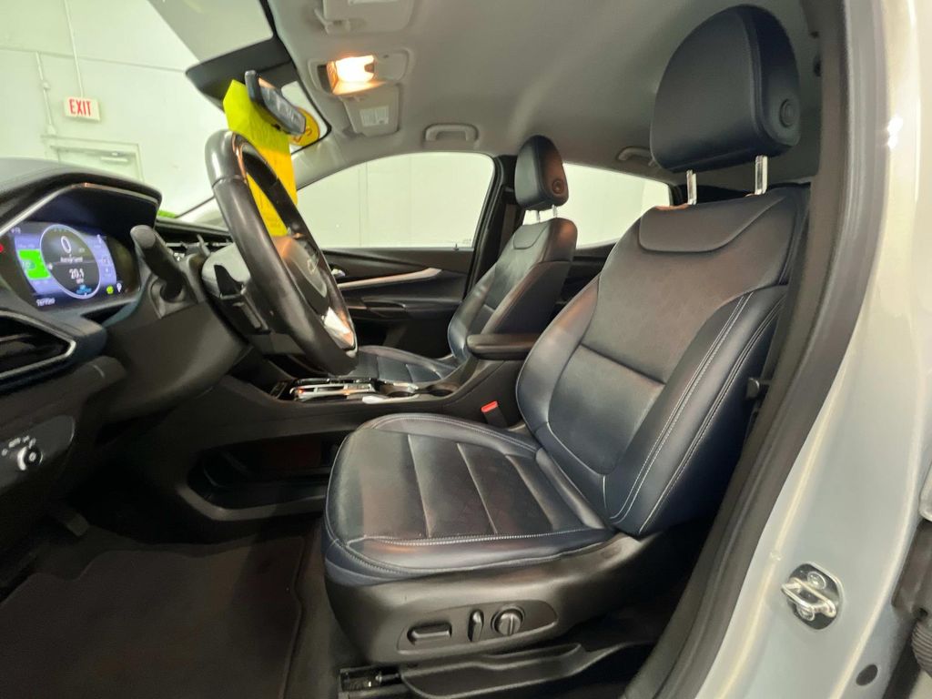 Vehicle image 12 of 32