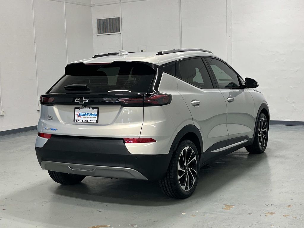 Vehicle image 5 of 32