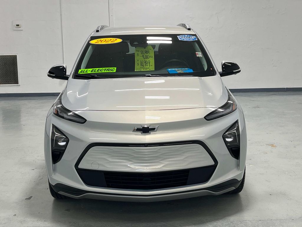 Vehicle image 2 of 32