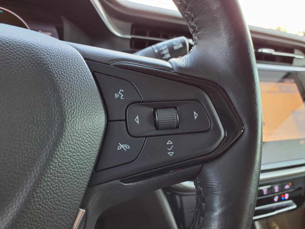 Vehicle image 34 of 40