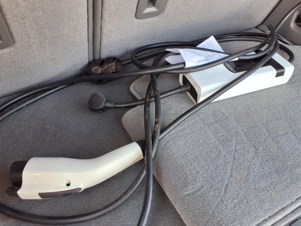 Vehicle image 23 of 40