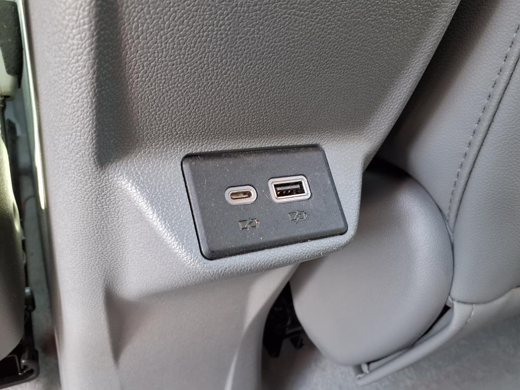 Vehicle image 22 of 40
