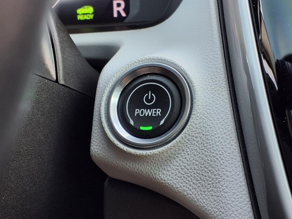 Vehicle image 25 of 40