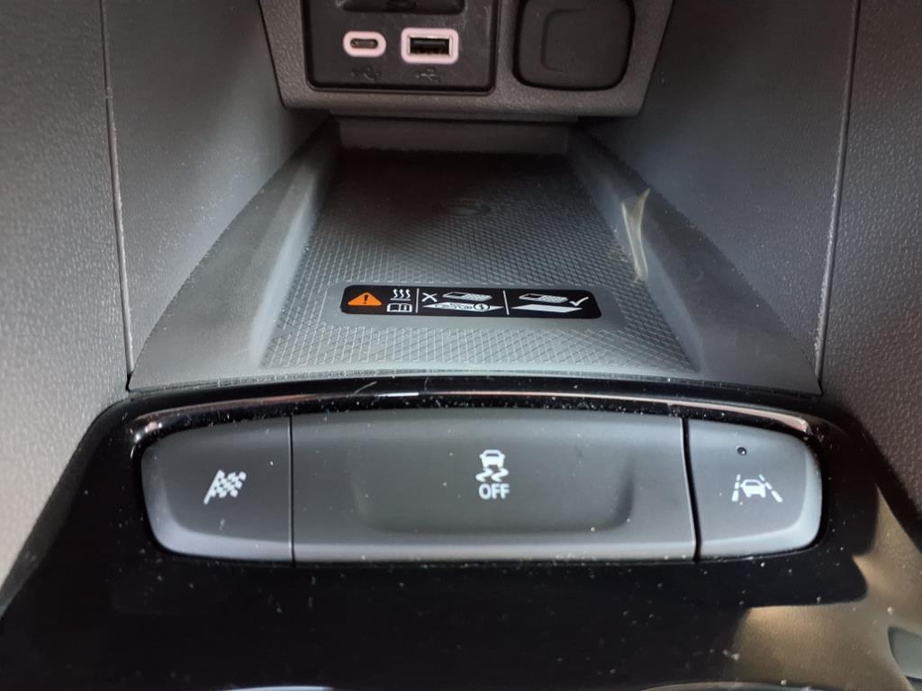 Vehicle image 24 of 40