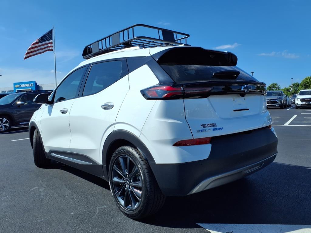 Vehicle image 4 of 40