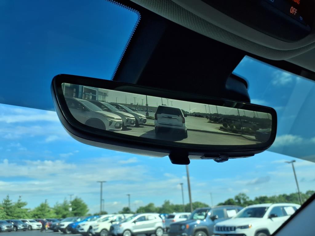 Vehicle image 36 of 40