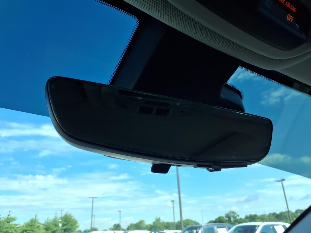 Vehicle image 38 of 40