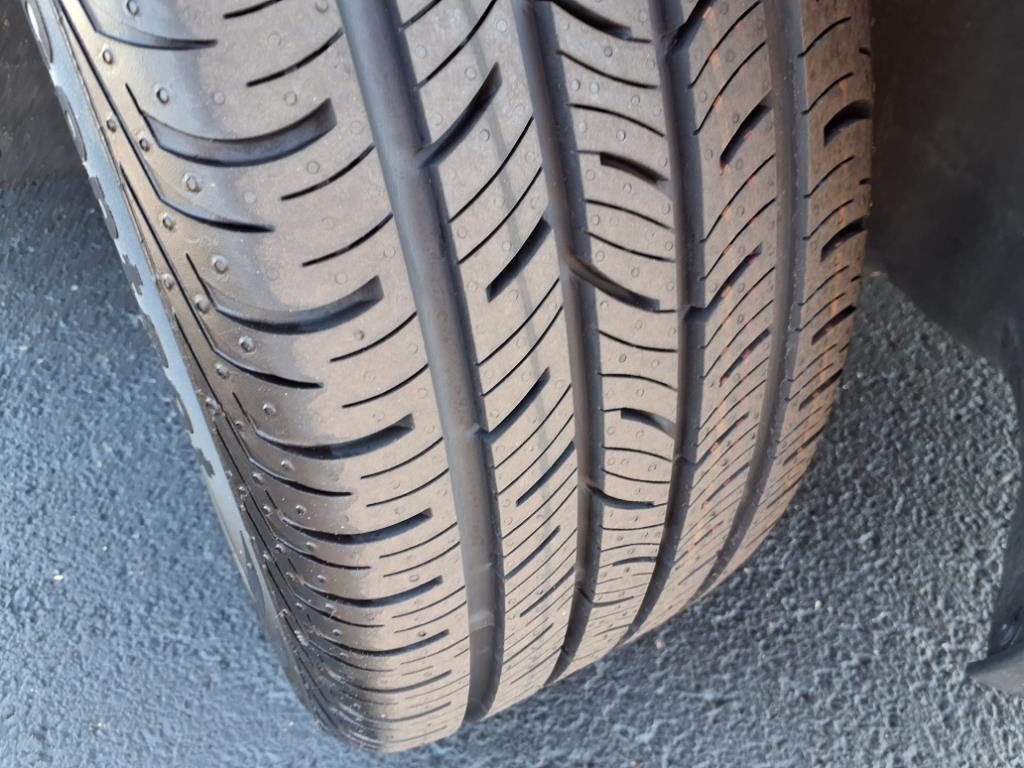 Vehicle image 9 of 40