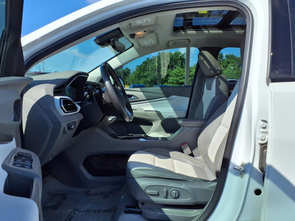 Vehicle image 35 of 40