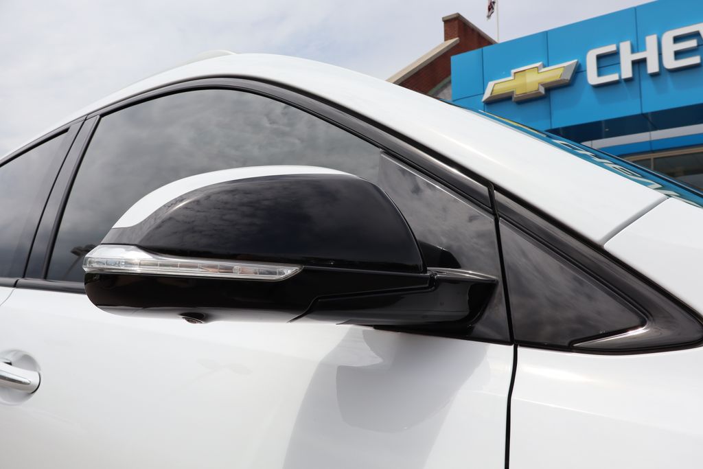 Vehicle image 9 of 49