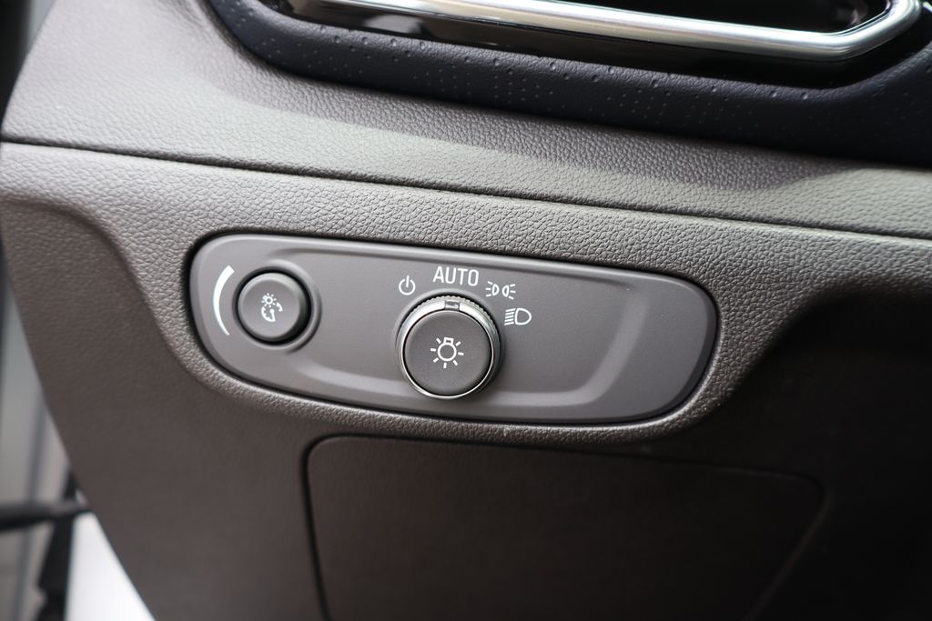 Vehicle image 18 of 49