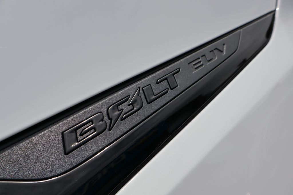 Vehicle image 11 of 49