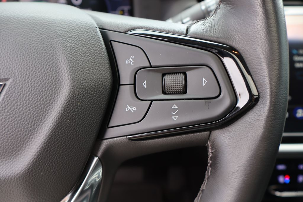 Vehicle image 21 of 49