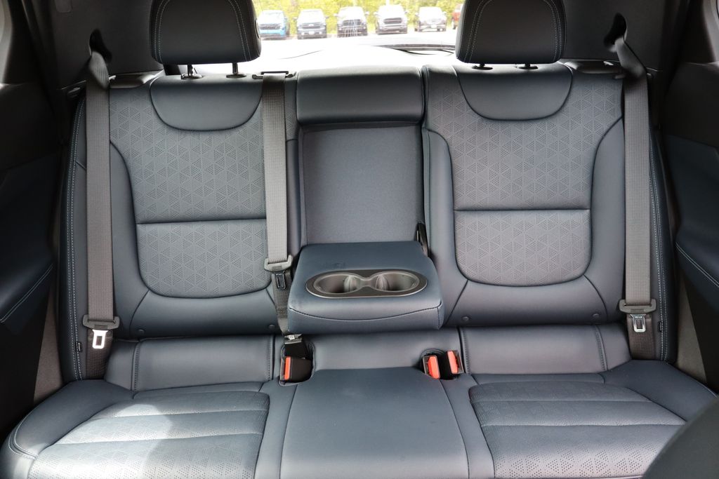 Vehicle image 39 of 49