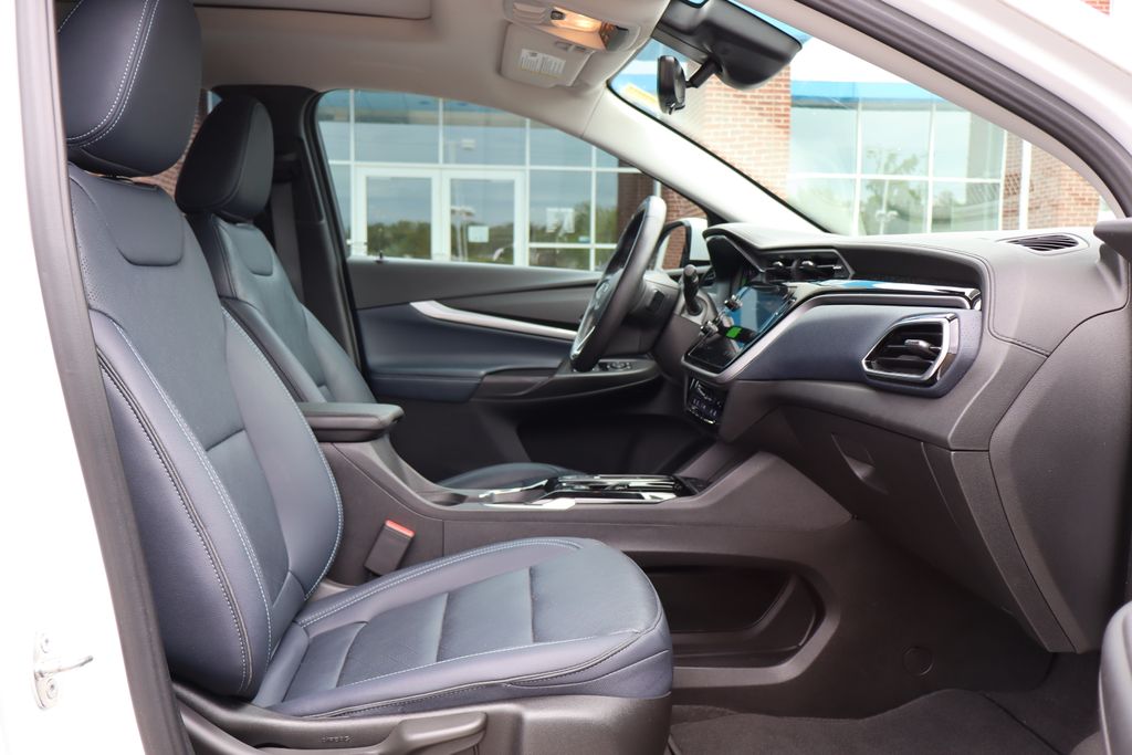 Vehicle image 46 of 49