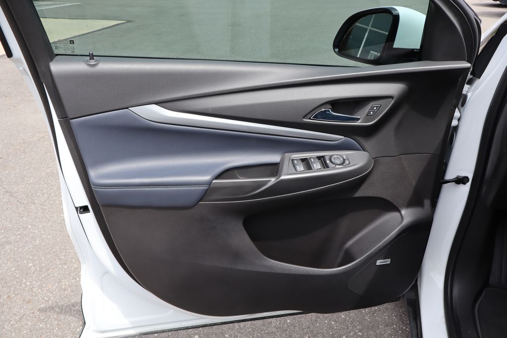 Vehicle image 13 of 49