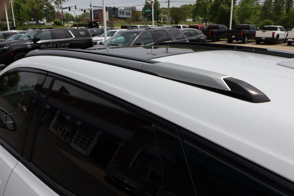 Vehicle image 36 of 49