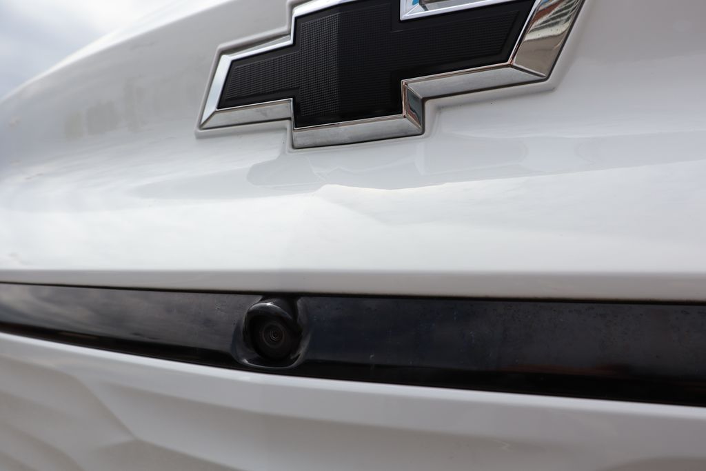 Vehicle image 10 of 49