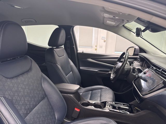 Vehicle image 9 of 31