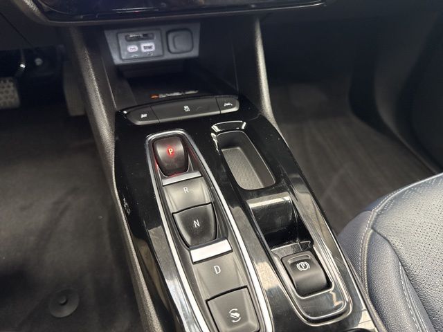 Vehicle image 26 of 31