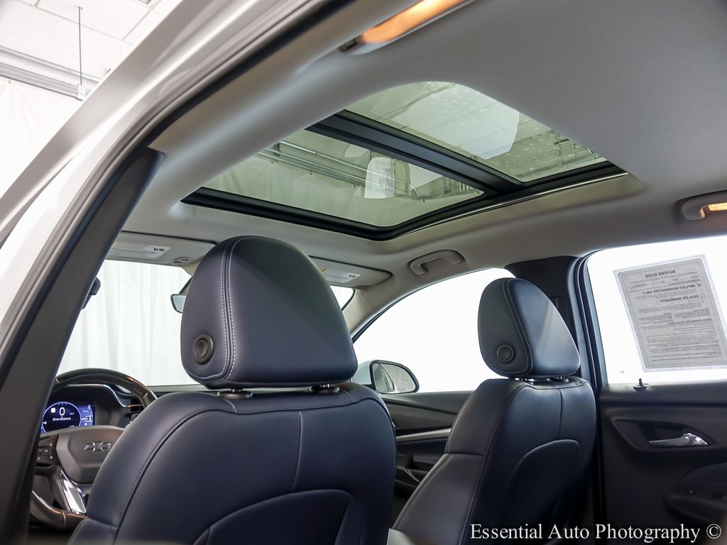 Vehicle image 11 of 24