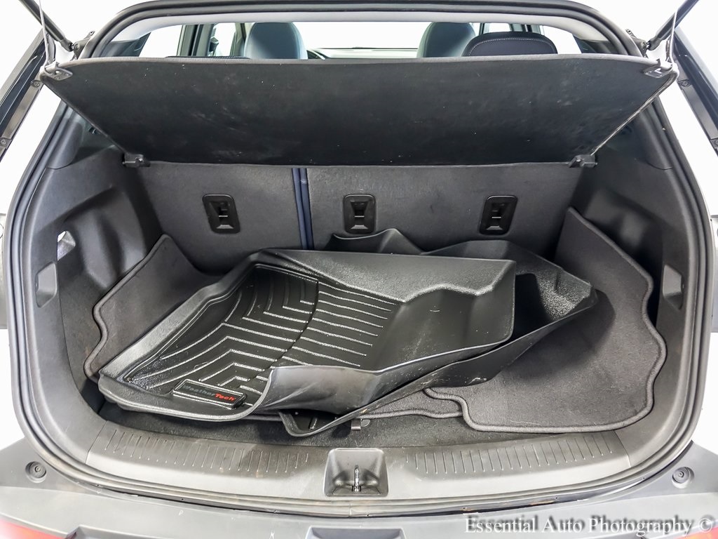 Vehicle image 8 of 24