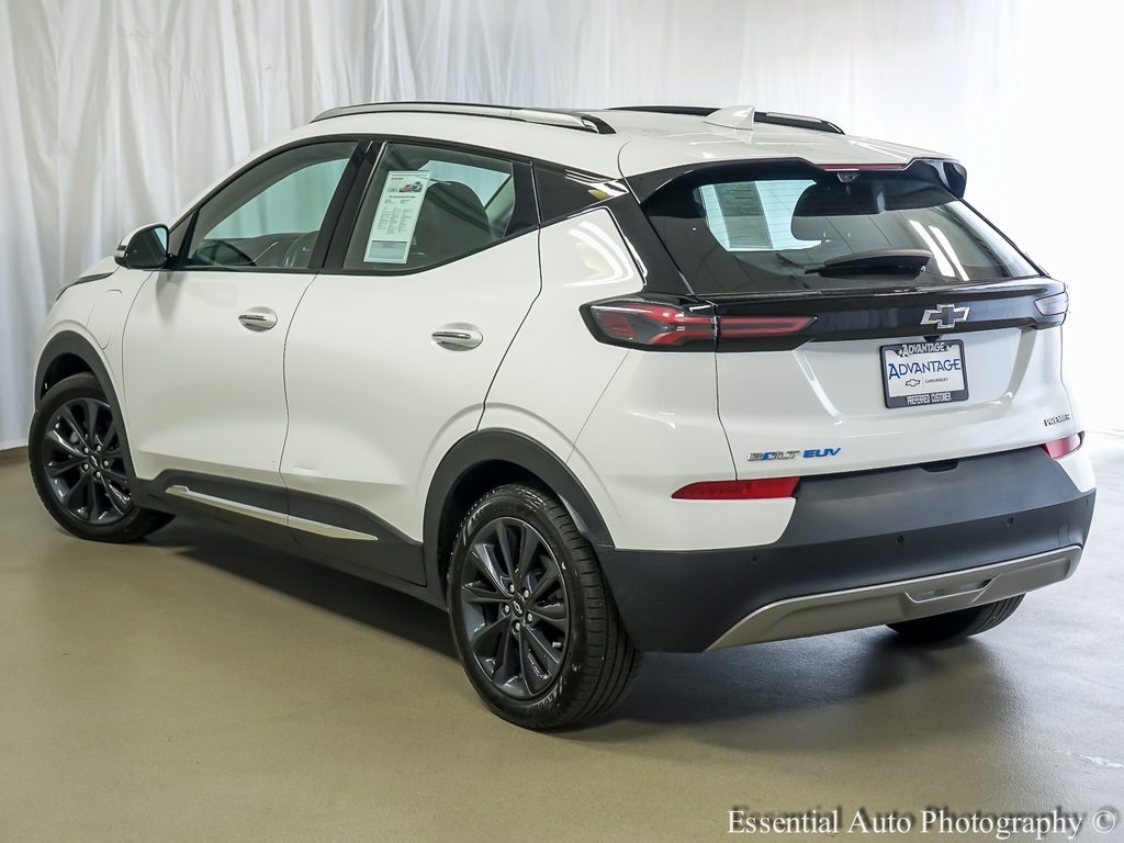 Vehicle image 6 of 24