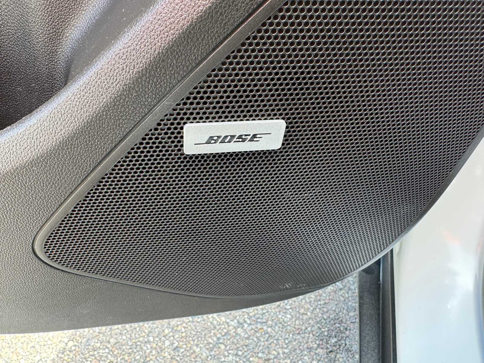 Vehicle image 27 of 34