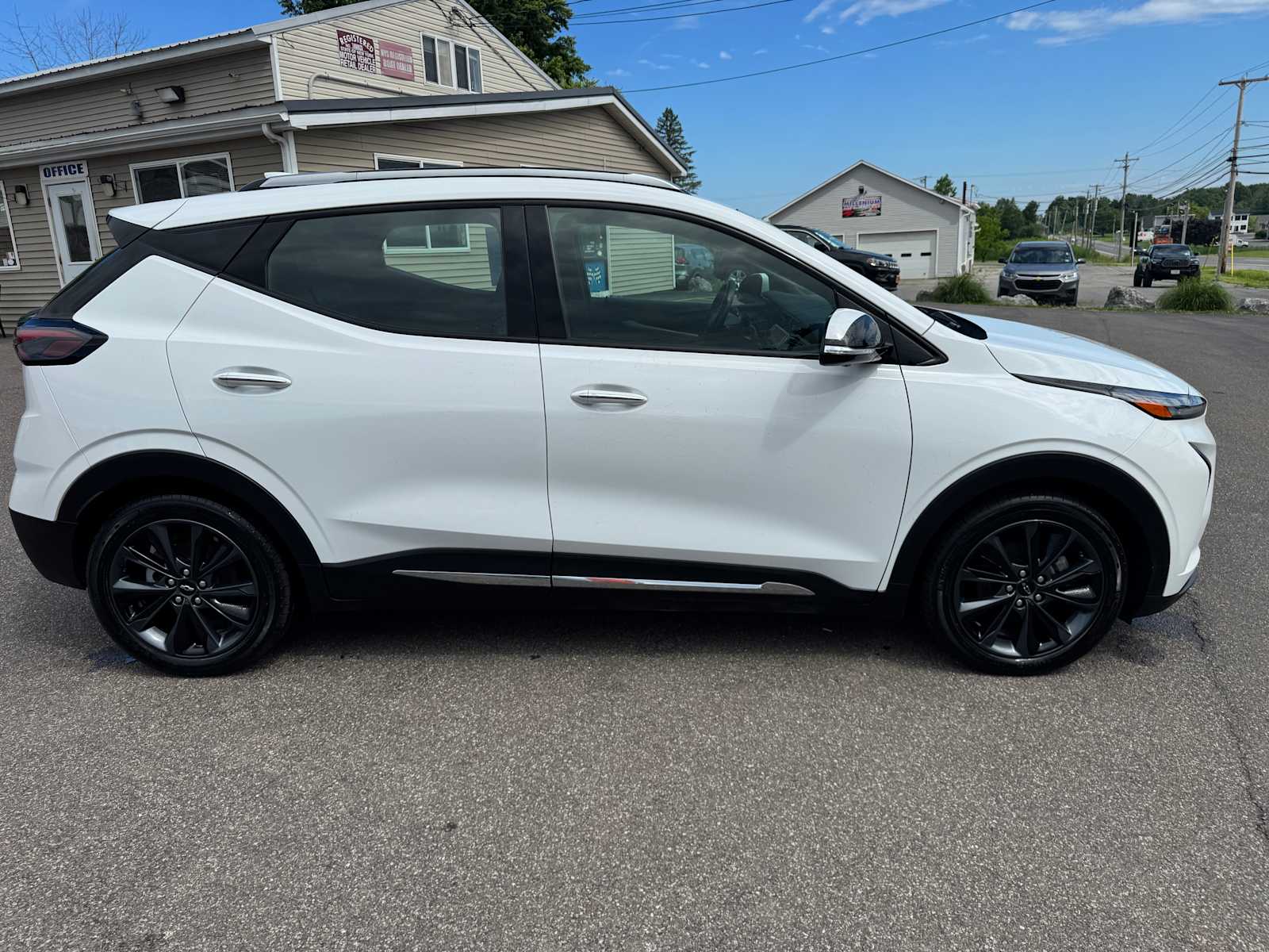 Vehicle image 4 of 34