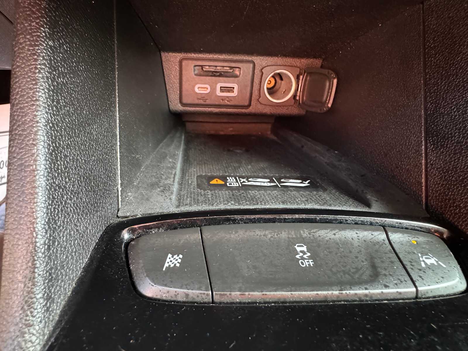 Vehicle image 22 of 34
