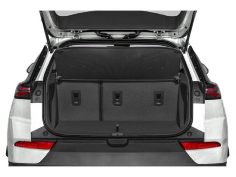 Vehicle image 14 of 18