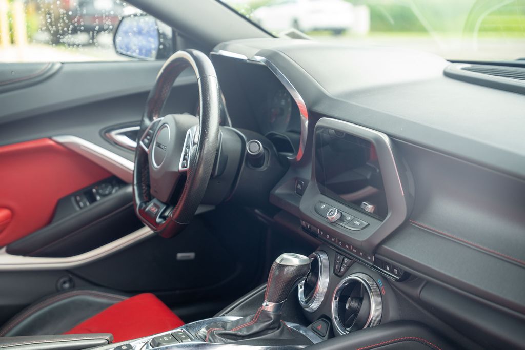 Vehicle image 14 of 29