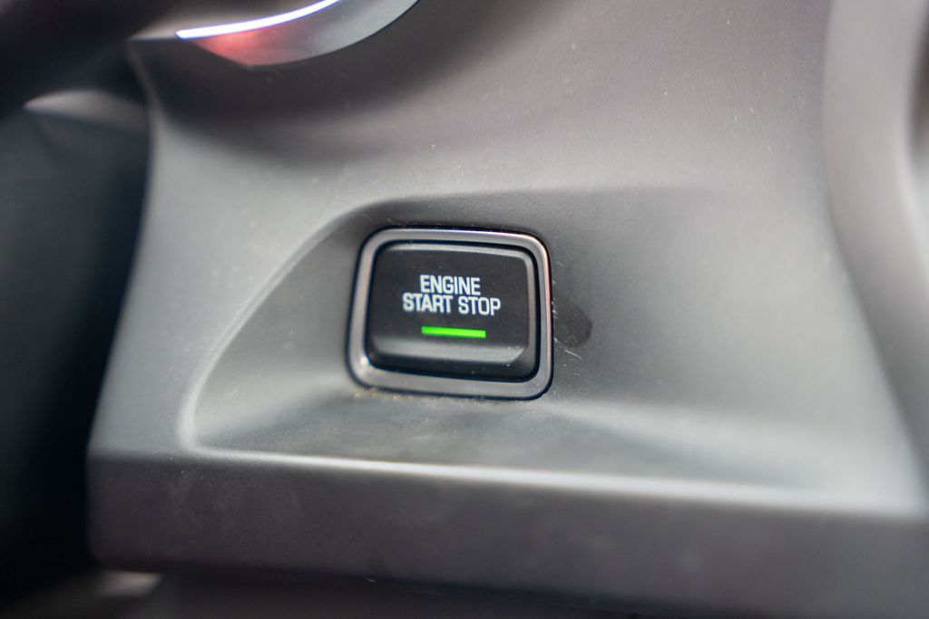 Vehicle image 24 of 29