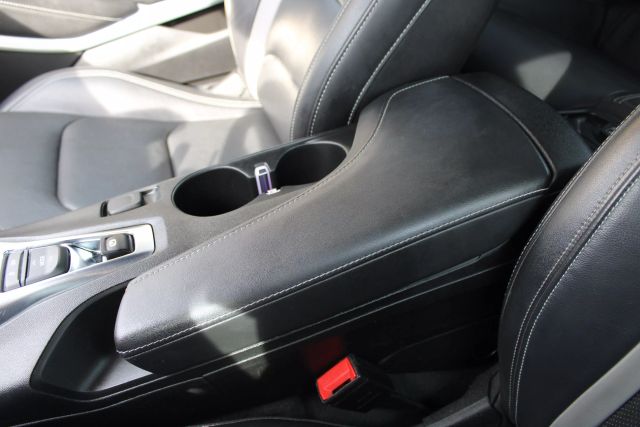 Vehicle image 21 of 42